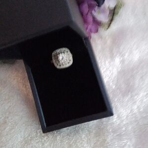 Elegant Silver Ring with Clear Gemstone